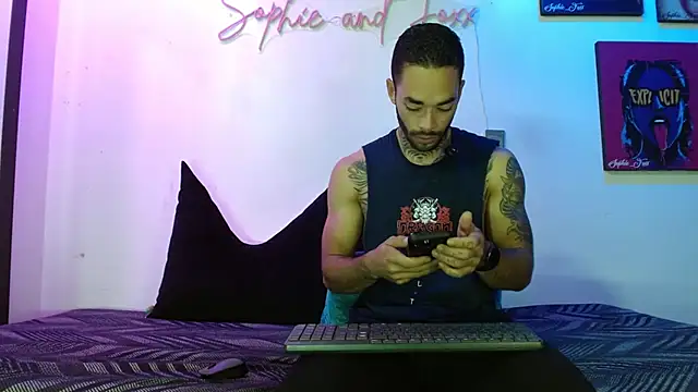Snapshot of SophieFoxx17 chatting on August 3, 12:10 pm SophieFoxx17 online show from August 3, 12:10 pm
