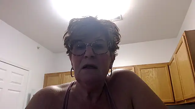 Snapshot of plusizebigbooty chatting on February 8, 10:29 pm plusizebigbooty online show from February 8, 10:29 pm