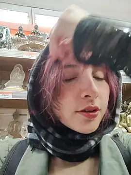  Laary online show from December 18, 8:26 pm