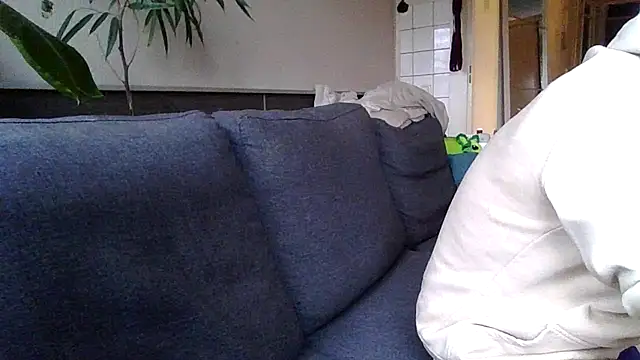 Snapshot of MckyD1cky chatting on December 16, 9:46 am MckyD1cky online show from December 16, 9:46 am