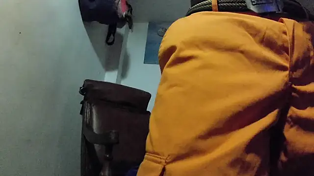 crazylatinguyy online show from November 17, 5:08 pm