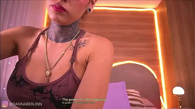 danna berlin  online show from February 6, 7:28 pm