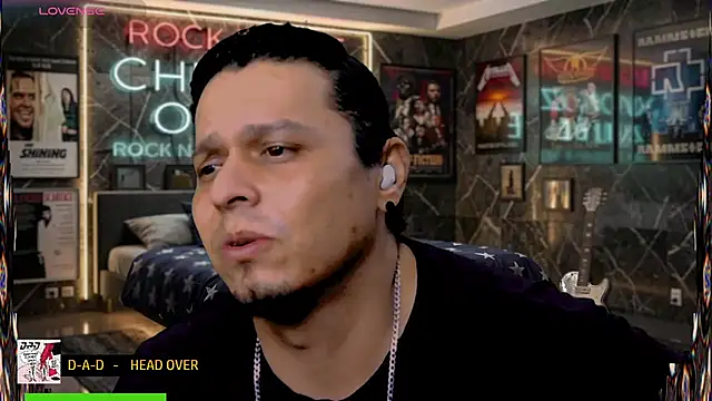 Snapshot of chino_roz chatting on July 18, 12:59 am chino roz online show from July 18, 12:59 am