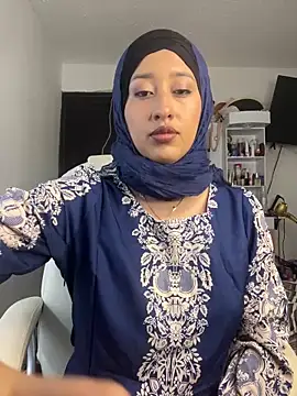 adila anich online show from December 12, 11:03 pm