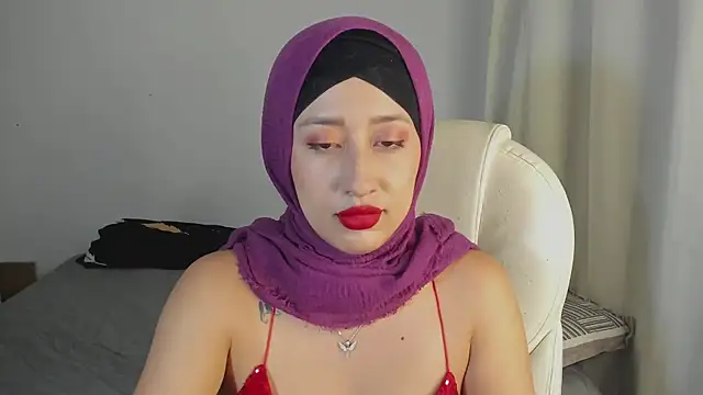 adila anich online show from March 18, 10:37 pm