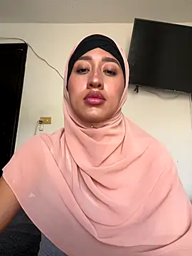 adila anich online show from September 13, 9:47 pm