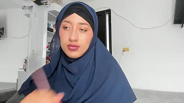 adila anich online show from September 18, 5:37 pm