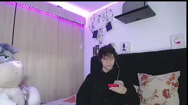 Santiago kiler online show from March 20, 2:00 pm