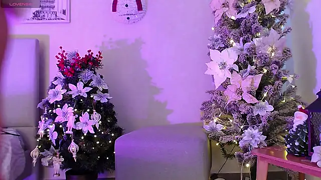 Sassy--Girl online show from December 24, 6:06 pm