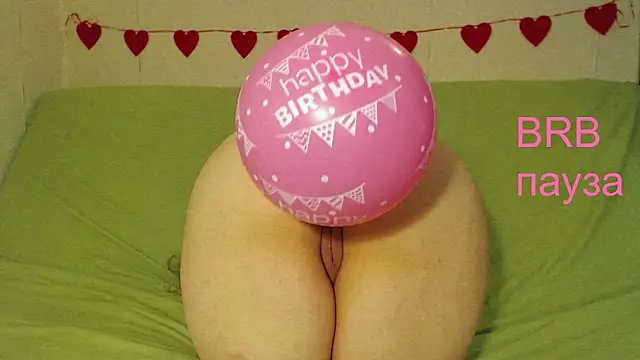 Snapshot of mmmPinUpGirl chatting on May 8, 11:26 am mmmPinUpGirl online show from May 8, 11:26 am