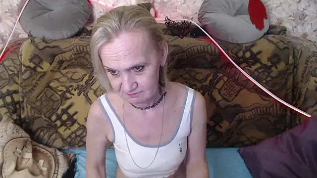 Snapshot of MissBekker chatting on December 17, 9:17 am MissBekker online show from December 17, 9:17 am