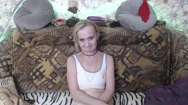 Snapshot of MissBekker chatting on January 11, 11:46 pm MissBekker online show from January 11, 11:46 pm