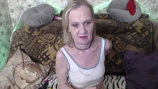 Snapshot of MissBekker chatting on March 6, 3:57 am MissBekker online show from March 6, 3:57 am