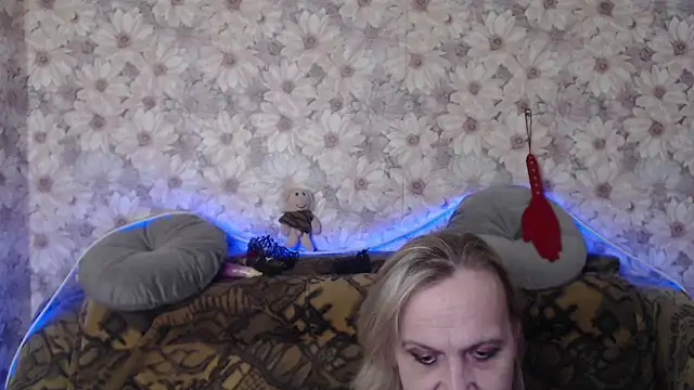 Snapshot of MissBekker chatting on March 7, 7:19 am MissBekker online show from March 7, 7:19 am