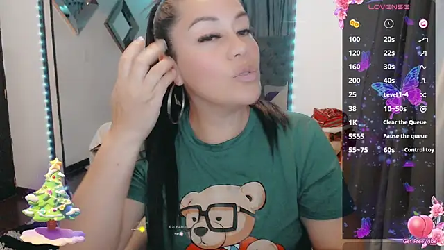 Snapshot of jlove_bss chatting on December 14, 11:45 pm jlove bss online show from December 14, 11:45 pm