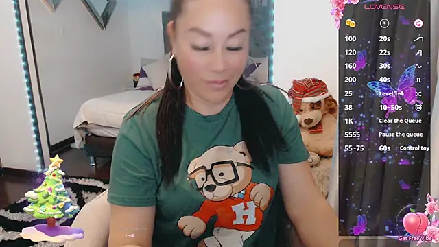 Snapshot of jlove_bss chatting on December 15, 2:52 am jlove bss online show from December 15, 2:52 am