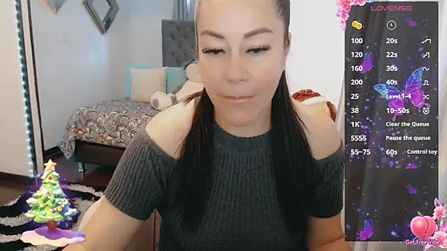 Snapshot of jlove_bss chatting on December 19, 12:12 pm jlove bss online show from December 19, 12:12 pm