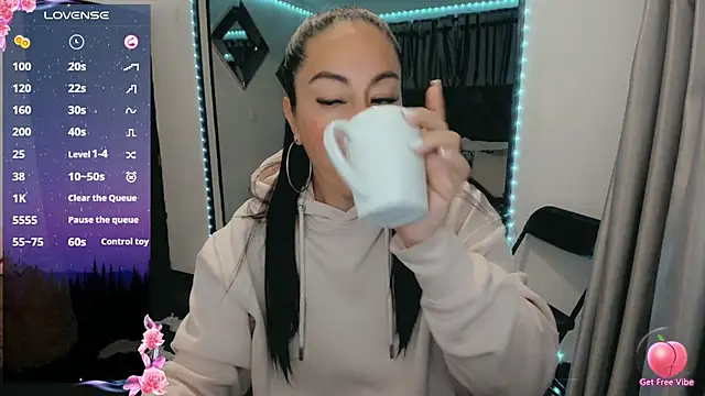 Snapshot of jlove_bss chatting on February 14, 9:34 am jlove bss online show from February 14, 9:34 am