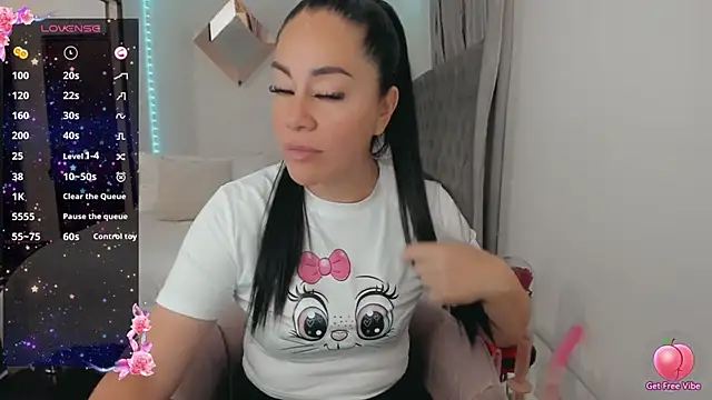 Snapshot of jlove_bss chatting on March 6, 10:20 am jlove bss online show from March 6, 10:20 am