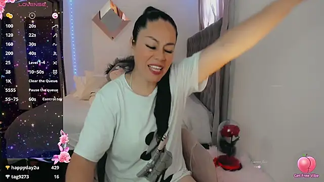 Snapshot of jlove_bss chatting on March 9, 8:52 pm jlove bss online show from March 9, 8:52 pm