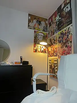 Snapshot of xSelena chatting on March 16, 11:14 pm xSelena online show from March 16, 11:14 pm