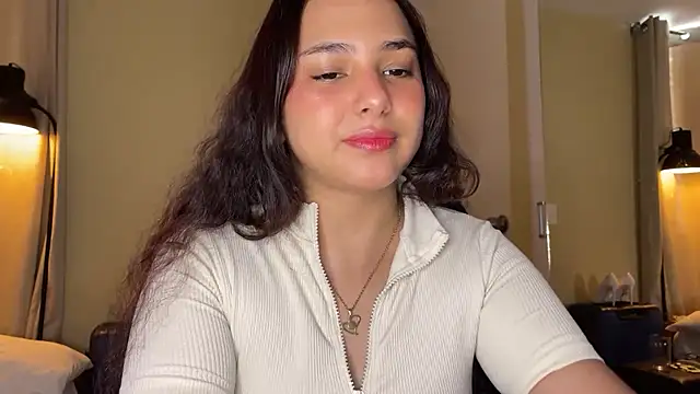 Snapshot of xSelena chatting on March 2, 6:37 pm xSelena online show from March 2, 6:37 pm