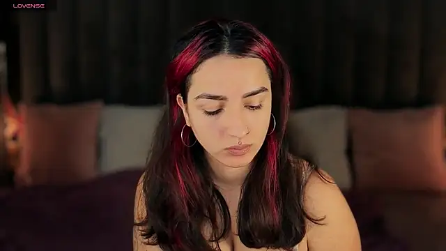 Daphne Moss online show from January 9, 2:09 pm