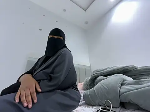 Snapshot of Submissive_Arab chatting on December 27, 4:54 pm Submissive Arab online show from December 27, 4:54 pm