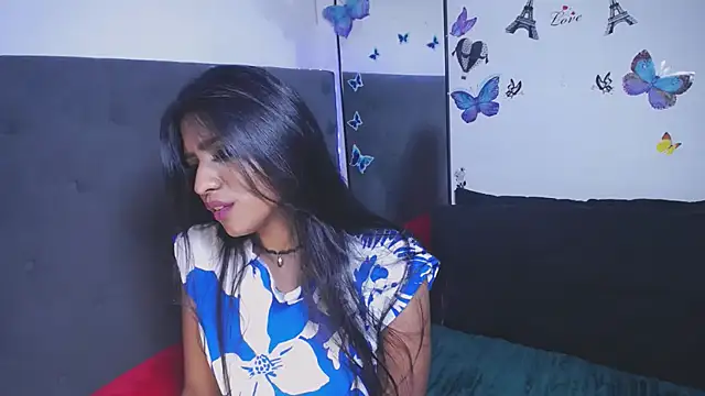 Delilah Blazee online show from November 6, 5:52 am