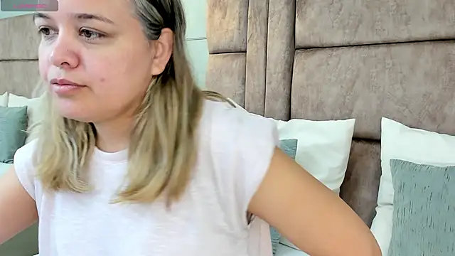 princesaparis online show from February 10, 11:36 am