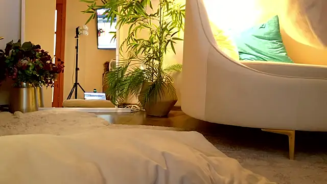 Snapshot of Ledy_Mary chatting on June 12, 7:57 pm Ledy Mary online show from June 12, 7:57 pm