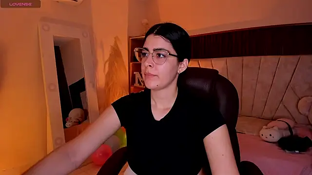  Niah  online show from April 13, 9:20 pm