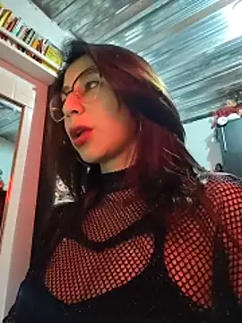 Snapshot of kateeen18 chatting on December 22, 1:24 am kateeen18 online show from December 22, 1:24 am