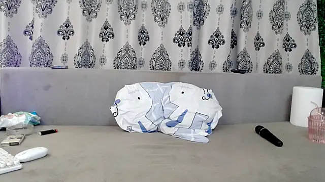 sweetdaiana23 online show from April 17, 12:35 am