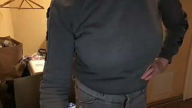 Snapshot of carolineford chatting on May 24, 8:03 pm carolineford online show from May 24, 8:03 pm