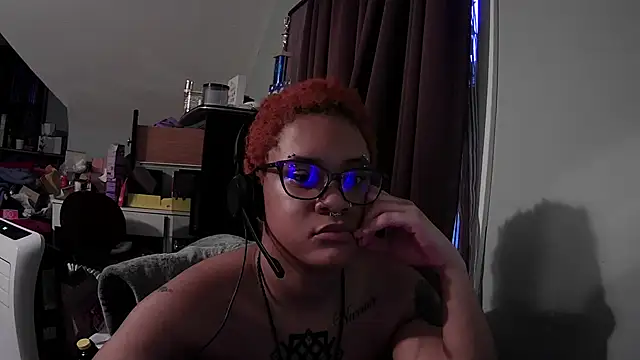 Snapshot of nickytheehawtie chatting on April 27, 12:19 am nickytheehawtie online show from April 27, 12:19 am