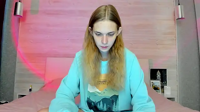 molly hunt  online show from November 9, 4:00 am