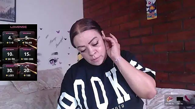 LIila28six online show from April 17, 3:37 pm