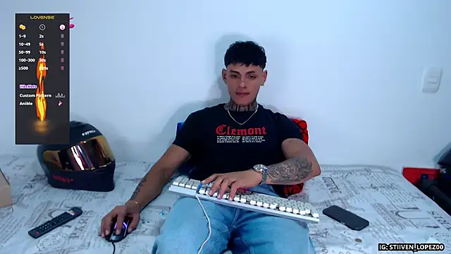 danilohot 19 online show from May 29, 4:21 am