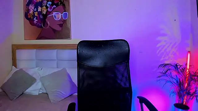 AitanaBrown  online show from March 17, 9:29 pm