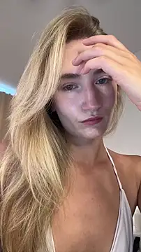 Snapshot of bella__rose chatting on July 2, 10:54 am bella rose online show from July 2, 10:54 am