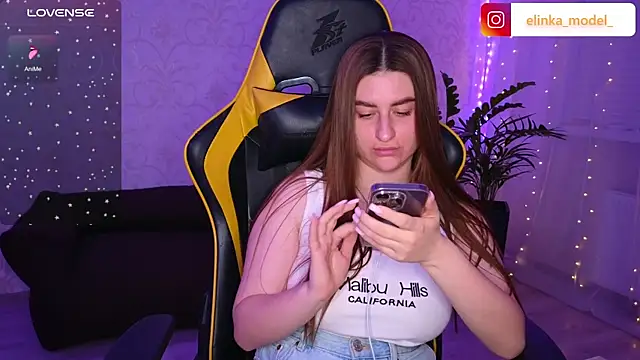 Elishka  online show from December 9, 8:44 pm