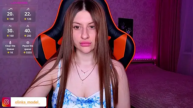 Snapshot of Elishka_ chatting on June 17, 7:37 pm Elishka online show from June 17, 7:37 pm