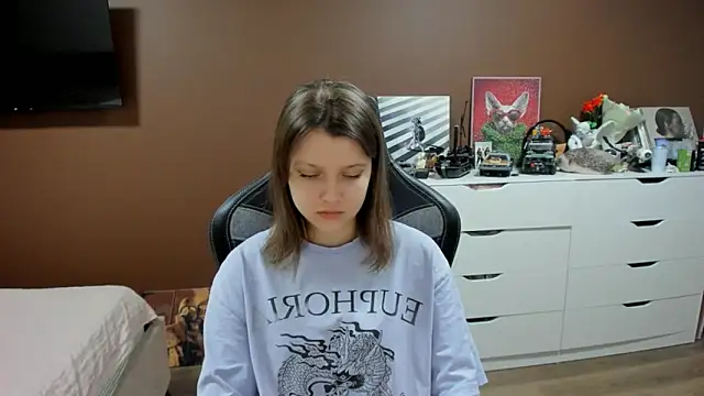 Snapshot of SoniNesti chatting on April 21, 2:12 pm SoniNesti online show from April 21, 2:12 pm