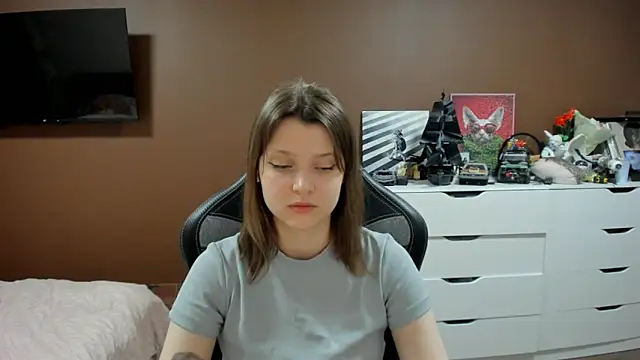 Snapshot of SoniNesti chatting on April 28, 4:01 pm SoniNesti online show from April 28, 4:01 pm