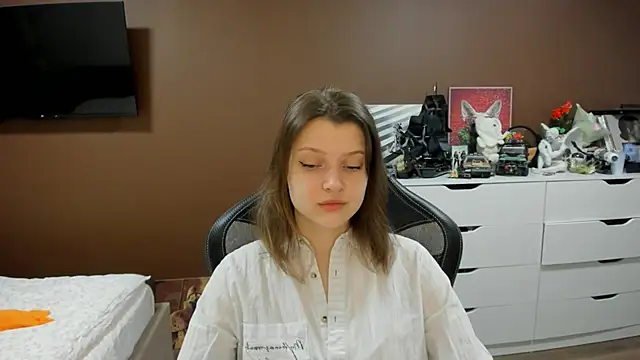 Snapshot of SoniNesti chatting on May 12, 3:20 pm SoniNesti online show from May 12, 3:20 pm