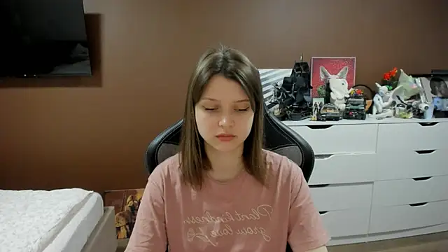 Snapshot of SoniNesti chatting on May 13, 3:31 pm SoniNesti online show from May 13, 3:31 pm