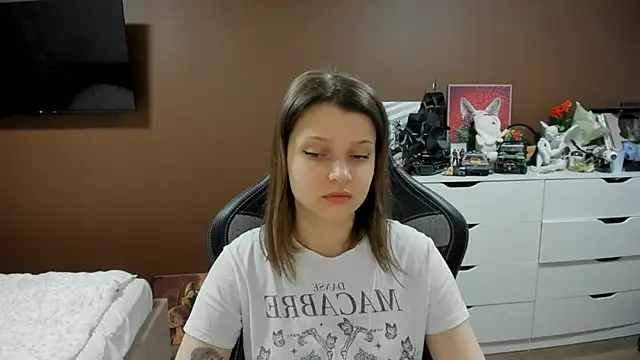 Snapshot of SoniNesti chatting on May 16, 2:27 pm SoniNesti online show from May 16, 2:27 pm
