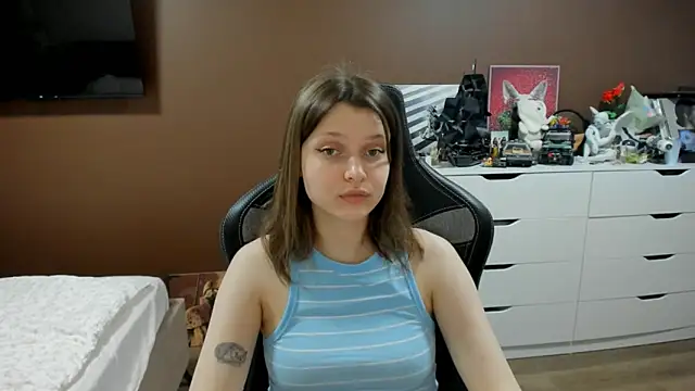 Snapshot of SoniNesti chatting on May 23, 3:49 pm SoniNesti online show from May 23, 3:49 pm