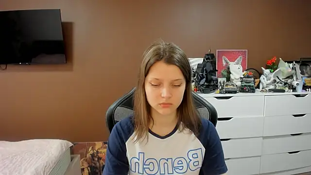 Snapshot of SoniNesti chatting on June 4, 3:07 pm SoniNesti online show from June 4, 3:07 pm